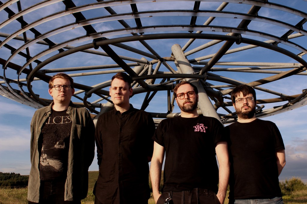 MANCHESTER POST-ROCKERS CIVIL SERVICE ANNOUNCE THEIR GLOSSY, ELEGANT & AMBITIOUSLY COLLABORATIVE DEBUT ALBUM ///&nbsp;LIGHT